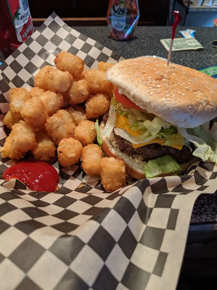 Cheeseburger and Tots